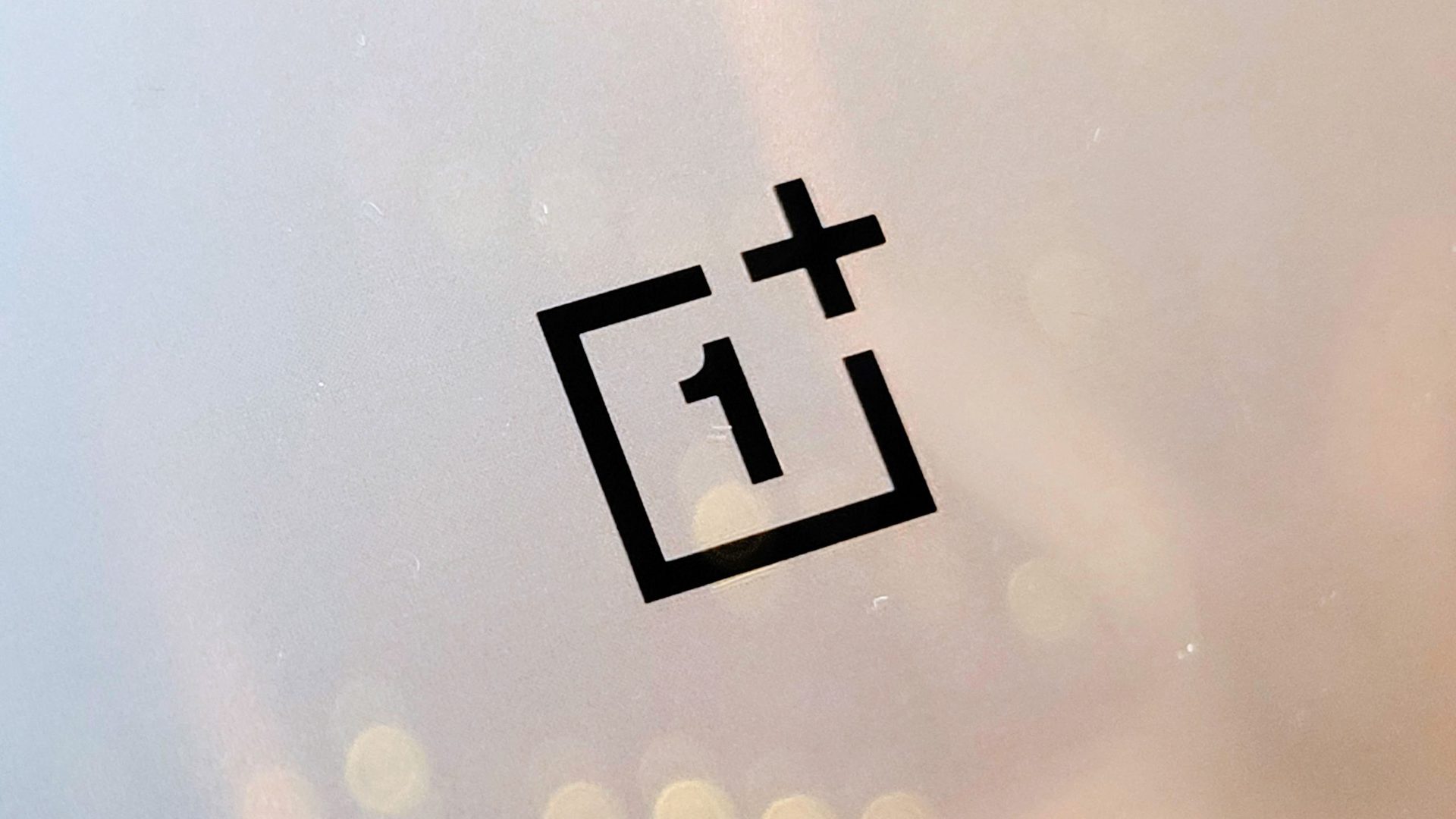 OnePlus, ‘tamamen özelleştirilebilir’ bir mekanik klavye yaptığını duyurdu