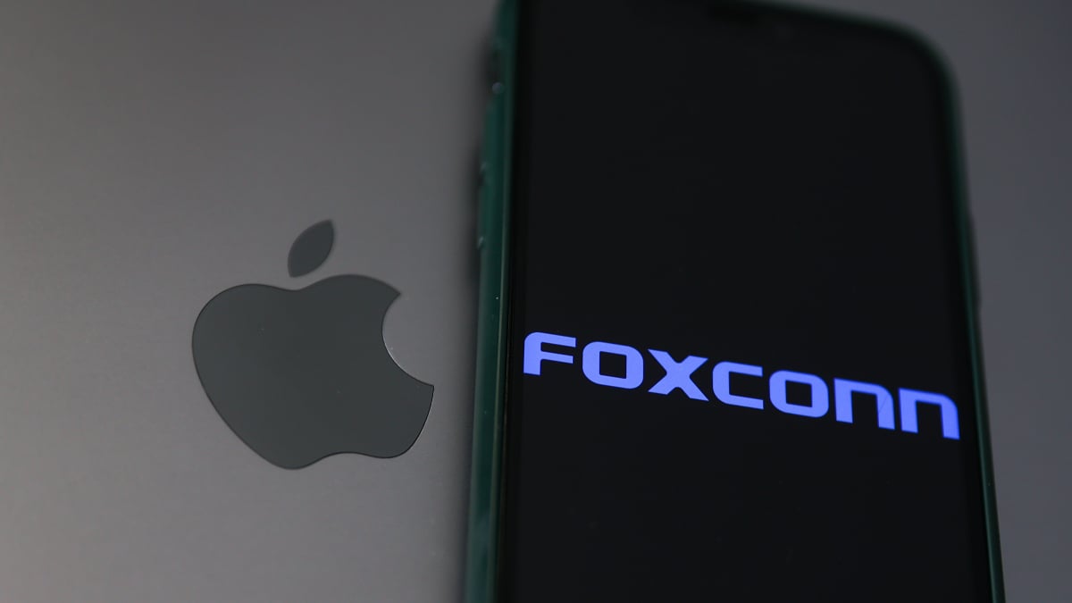 Foxconn’un Çin’deki iPhone fabrikasında çalışma koşulları, ödemeler nedeniyle protestolar patlak verdi.