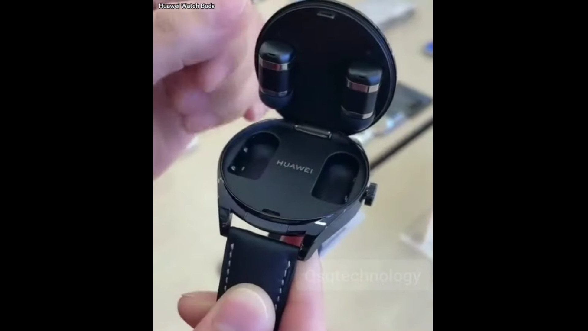 Huawei Watch Buds, içinde kulaklık saklayabilir (Güncelleme: Gecikmeli)