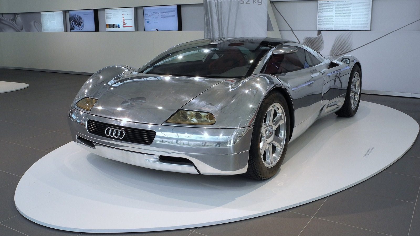 Keşke Üretime Geçse Dediğimiz Audi Mid-Engine Supercar Konsepti