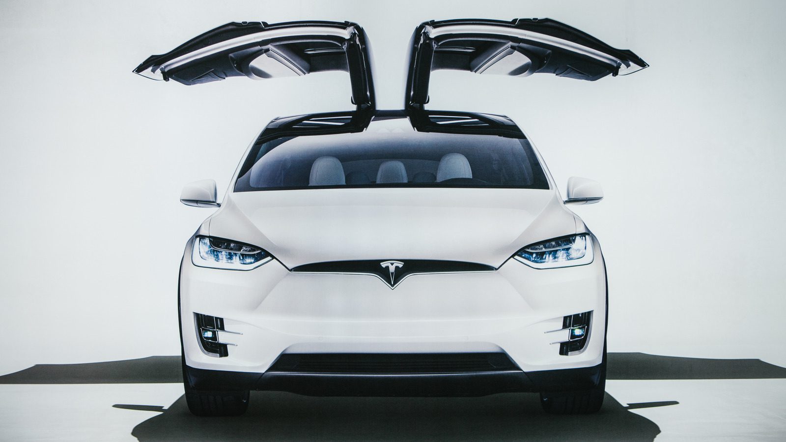 Tesla Model X’i Şarj Etmek Ne Kadar Sürer?