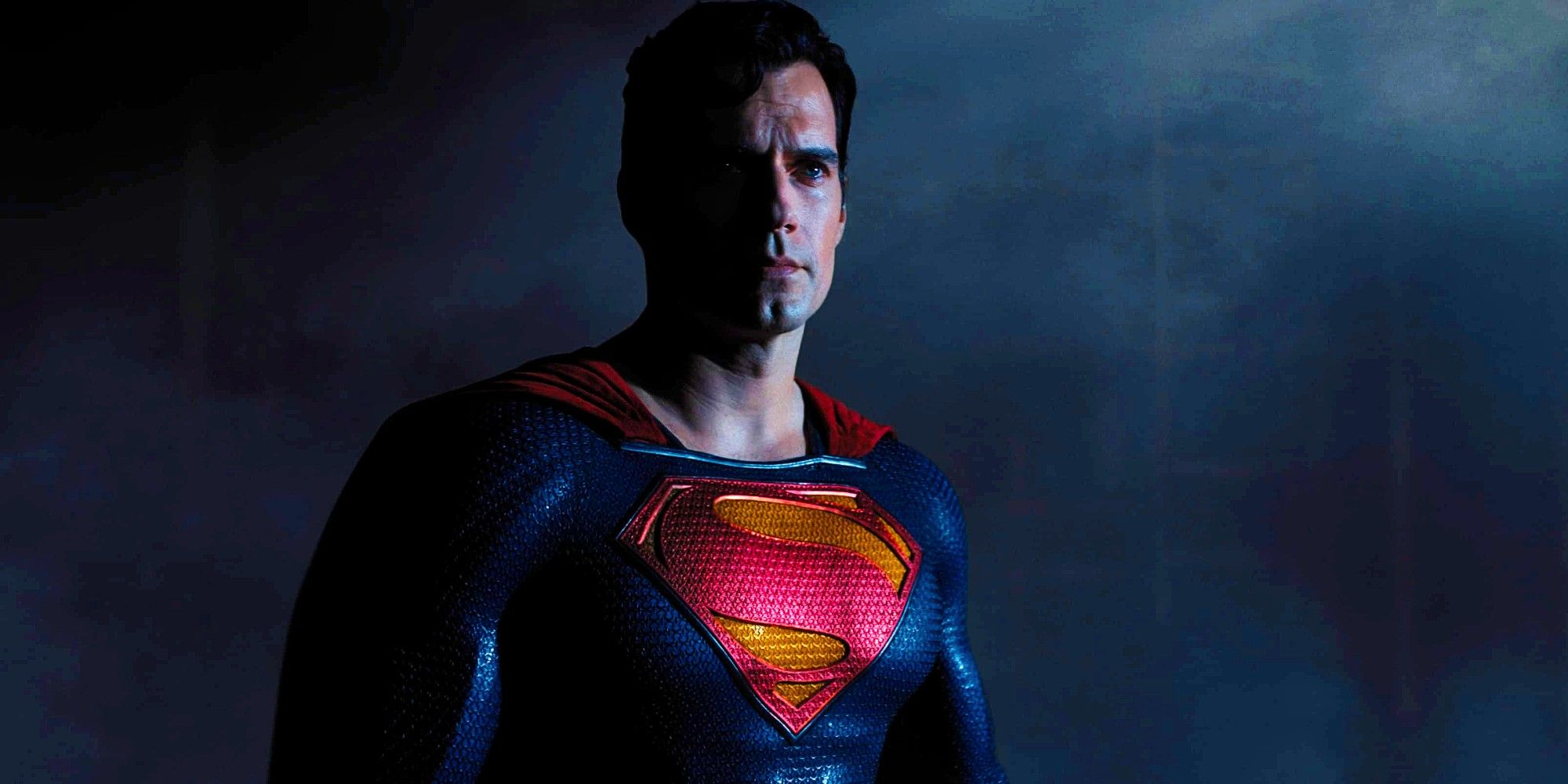 Henry Cavill, Black Adam'ın kredi sonrası sahnesinde Süpermen rolünde