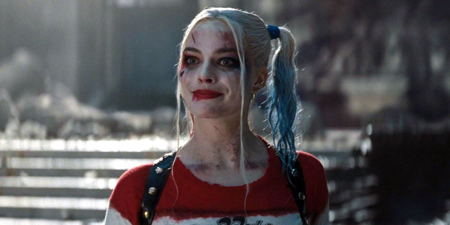 İntihar timi 2016'yı uzattı Margot Robbie Harley Quinn gülümsüyordu