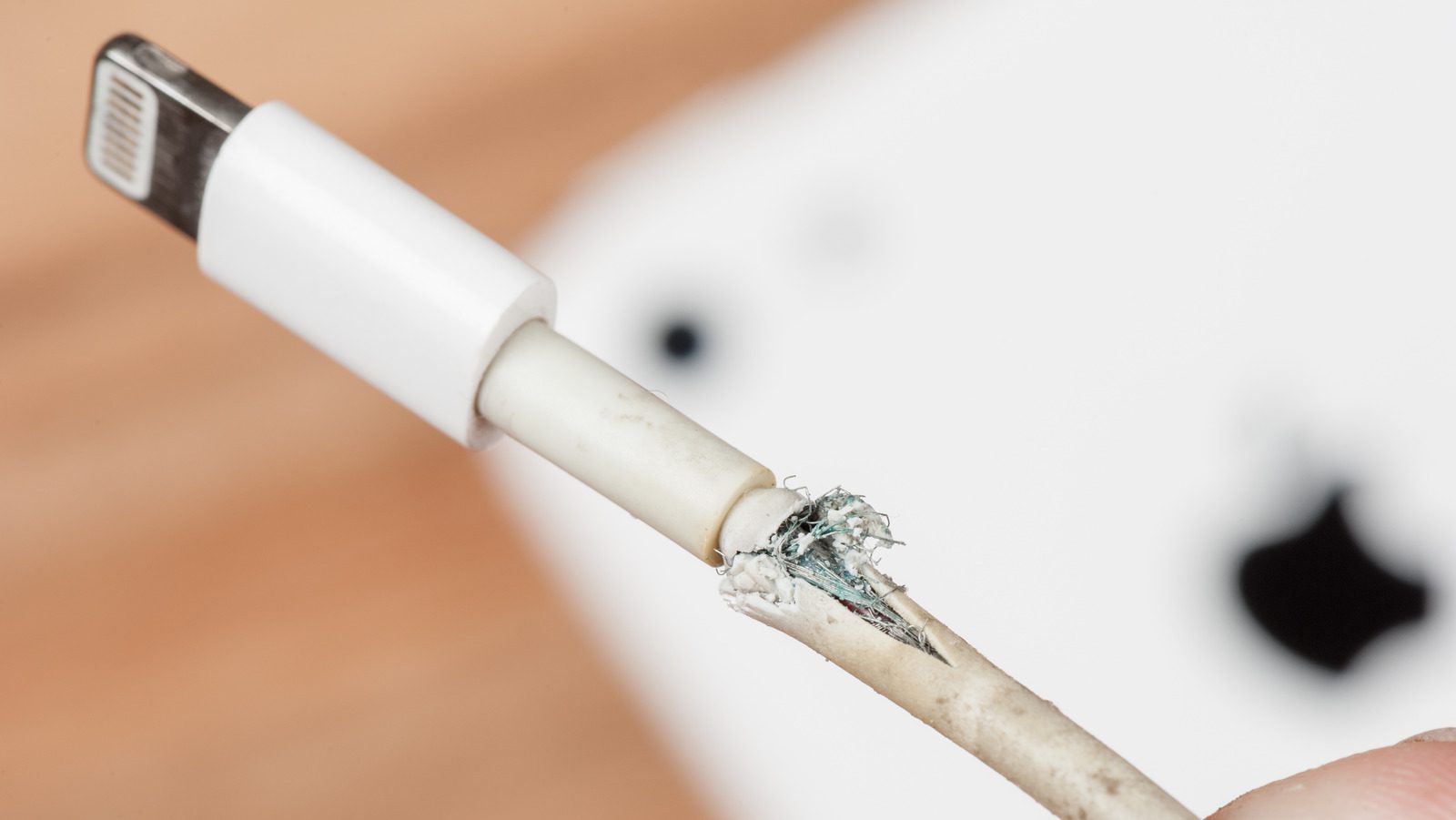 Apple Şarj Kablolarının Bu Kadar Sık Kırılmasının Nedeni