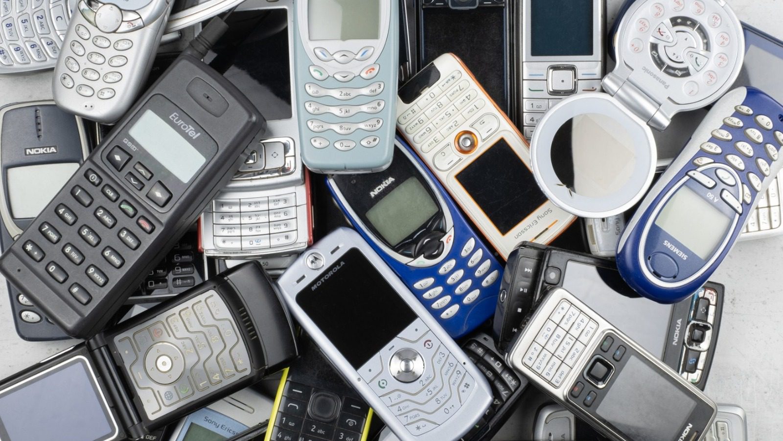 2000’lerden Hatırlayamayabileceğiniz 12 Tuhaf Telefon