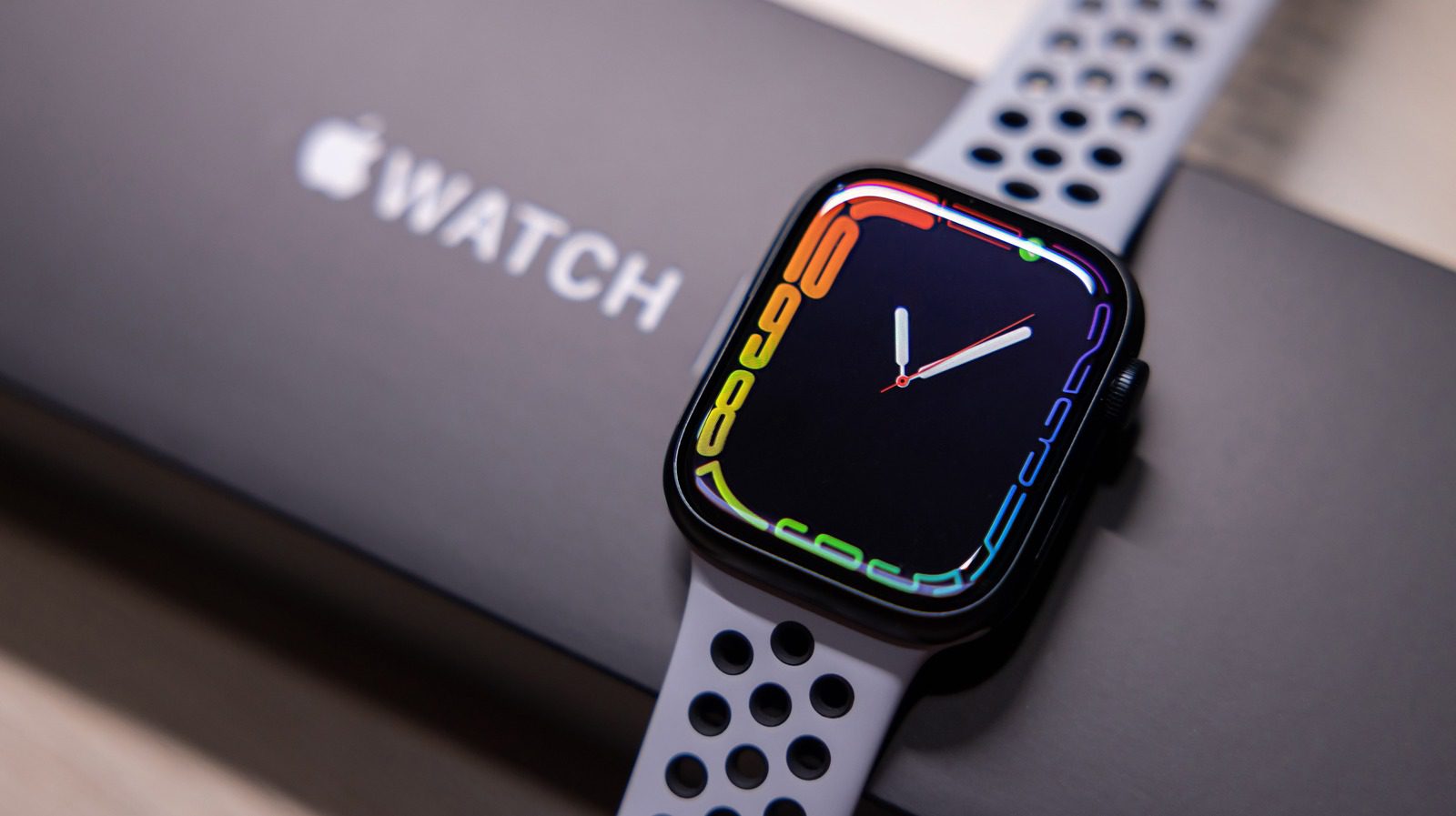 Apple Watch’ta Hala Karanlık Mod Yok, Ama Bir Sonraki En İyi Şey Nasıl Kurulur?