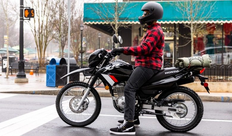 Bu İki Uygun Fiyatlı Yeni Honda Motosiklet Başlangıç ​​Seviyesindeki Sürücüleri Ön plana Çıkarıyor