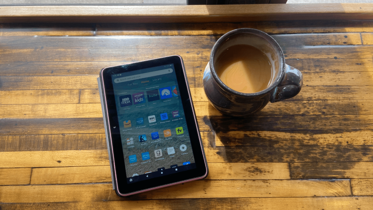Amazon Fire 7 tablet (2022) incelemesi: Taşınabilir eğlence için uygun fiyatlı bir tablet