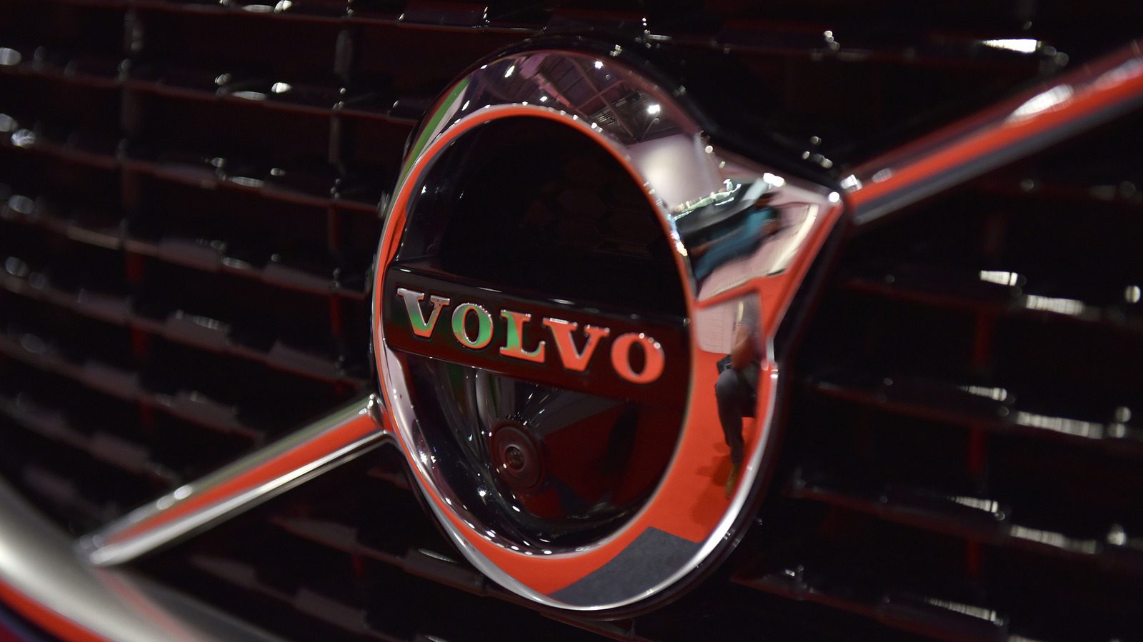 Volvo EX30 Elektrikli SUV Duyuruldu: Bildiklerimiz