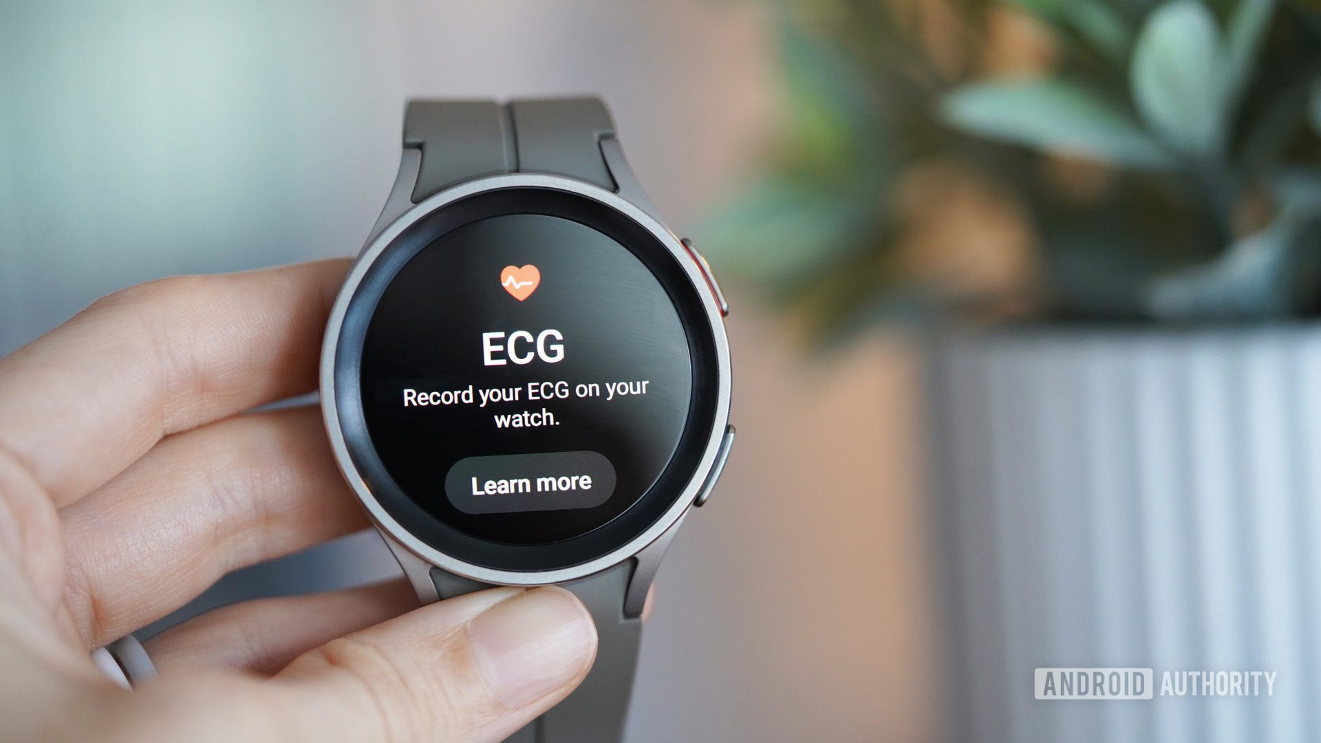 Samsung Galaxy Watch kalp atış hızı bildirimleri, göstergeniz kapalıysa sizi uyarır