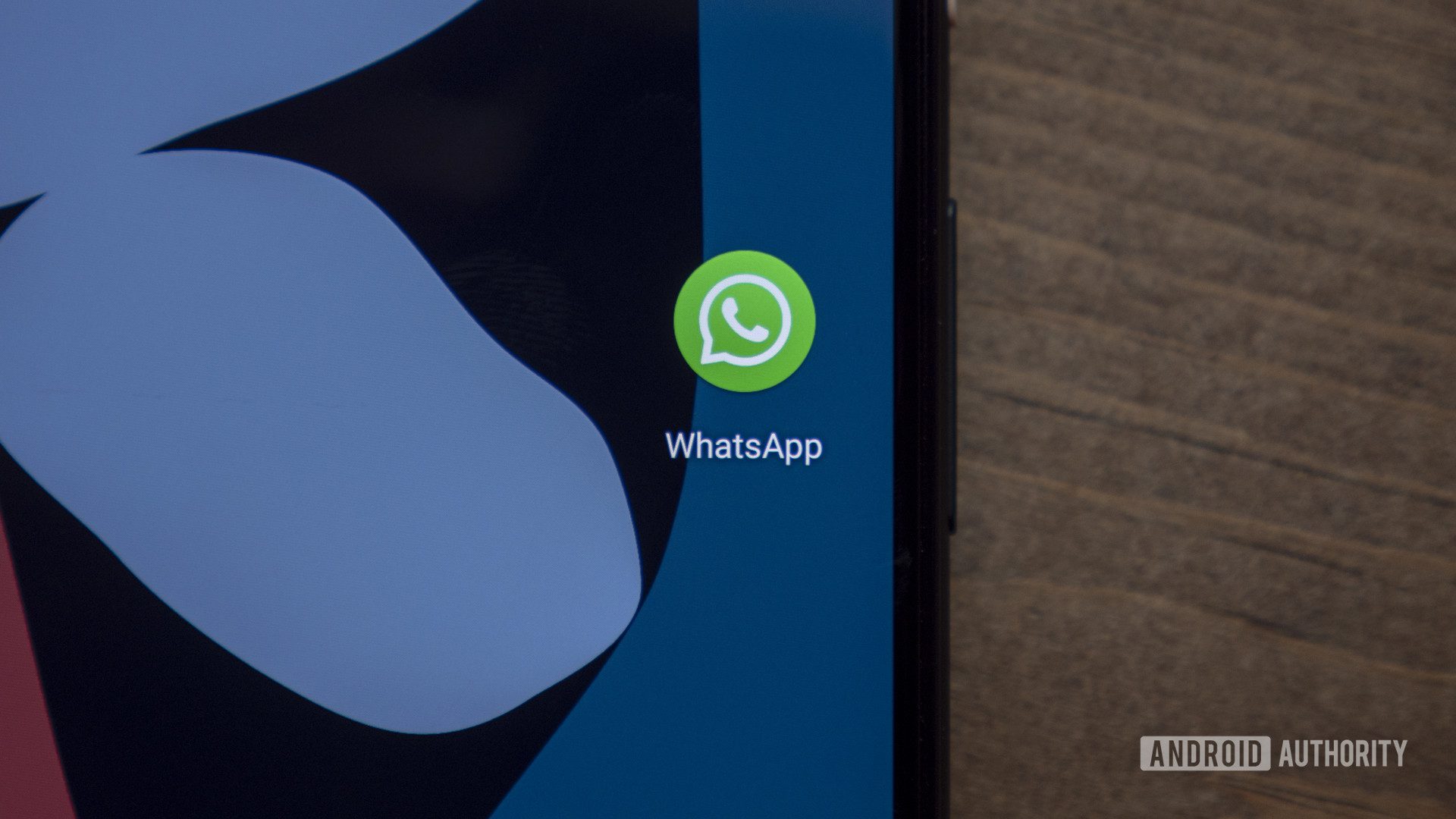 WhatsApp gizlice sizi dinliyor muydu?  Google bunun sadece bir hata olduğunu söylüyor