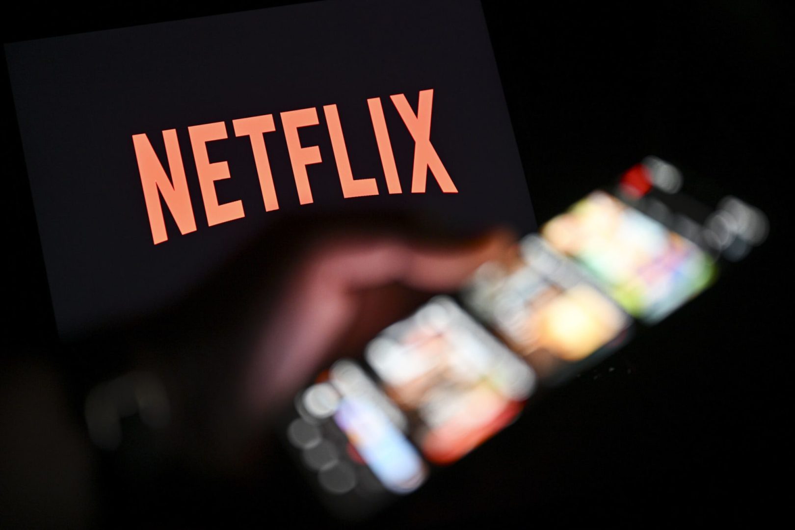 Netflix, merakla beklenen yeni filmle ilgili hayal kırıklığı yaratan bir güncelleme paylaşıyor