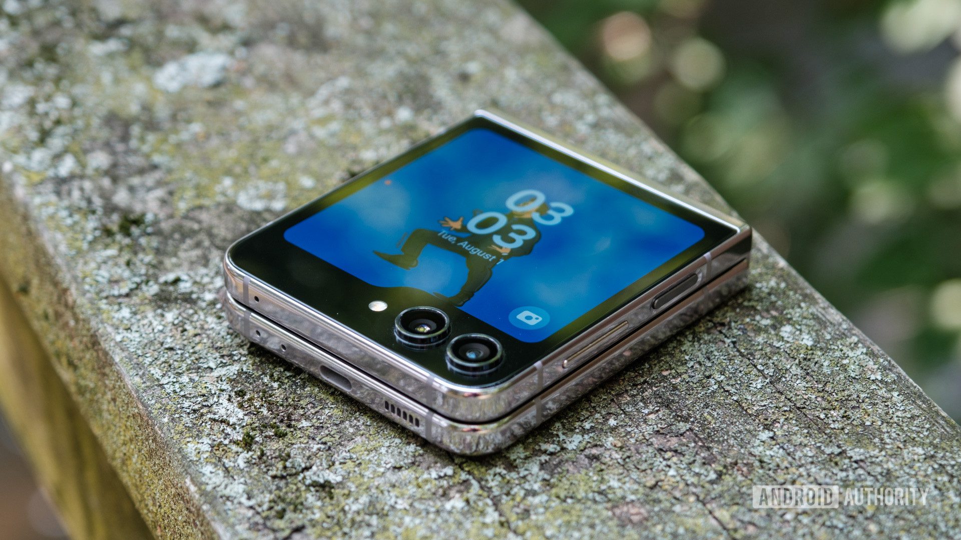 Samsung’un ilk orta sınıf katlanabilir telefonu Galaxy A54’ten daha ucuz olabilir