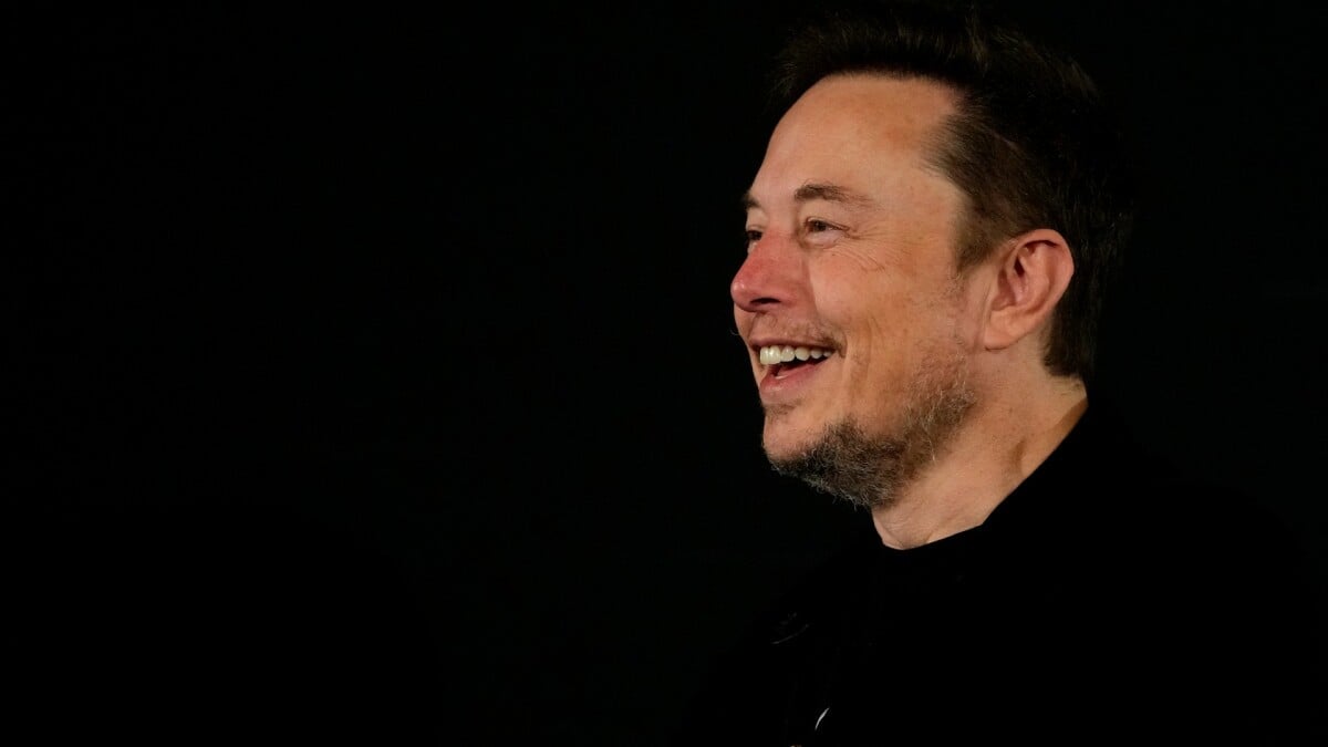 Elon Musk’un yapay zeka projesi başlıyor.  Bunun ‘şu anda var olan en iyisi’ olduğunu söylüyor.