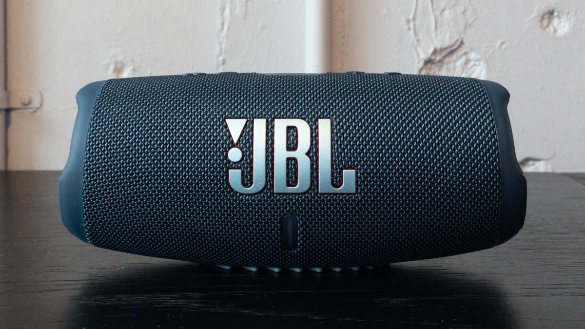 JBL Charge 5 incelemesi: Satın alabileceğiniz en iyi dış mekan Bluetooth hoparlörlerinden biri