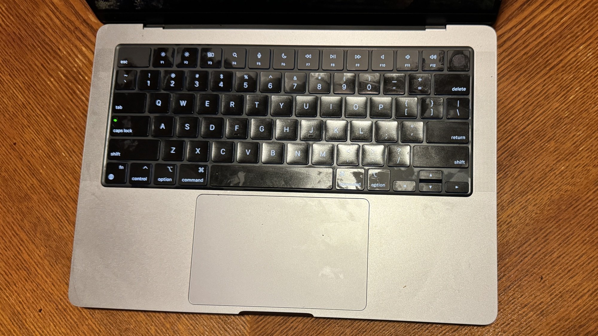 M3 14 inç MacBook Pro klavye