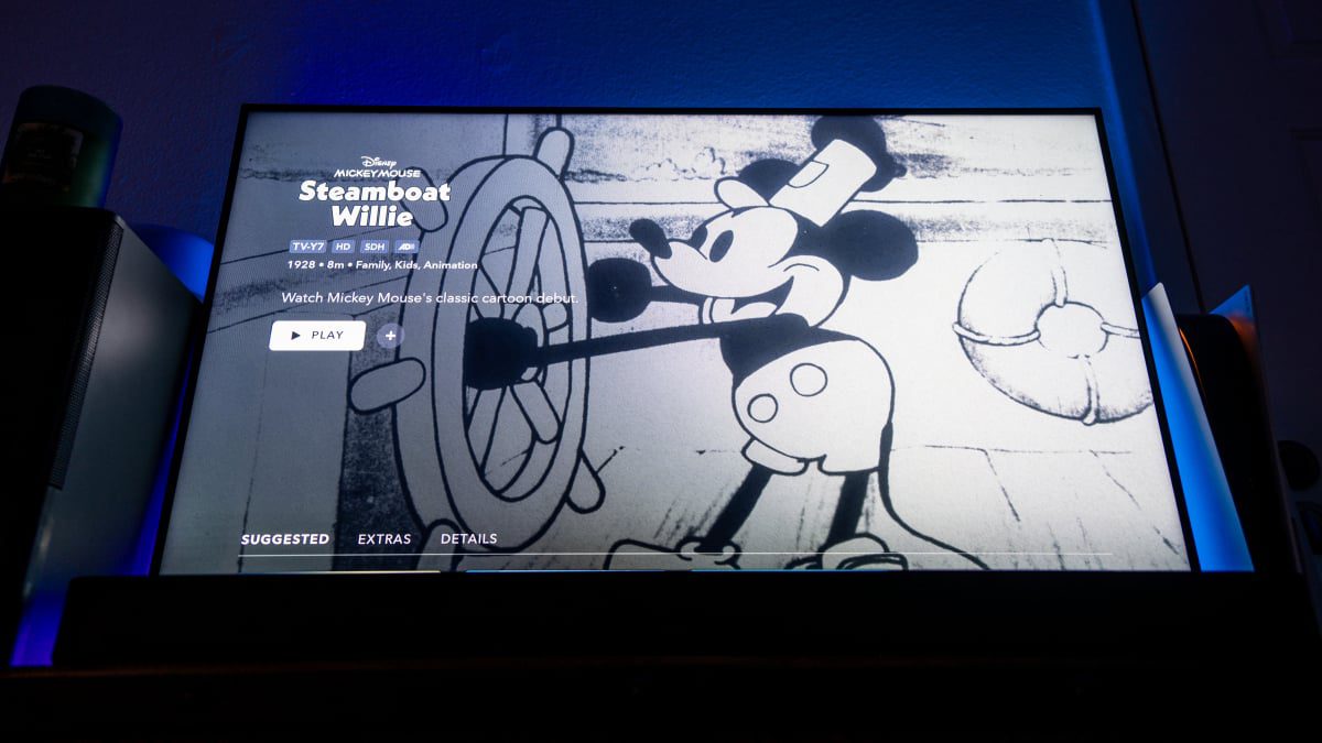 Disney, Mickey Mouse’un kamu malı haline gelmesi nedeniyle ‘Steamboat Willie’ YouTube telif hakkı iddiasını geri çekti