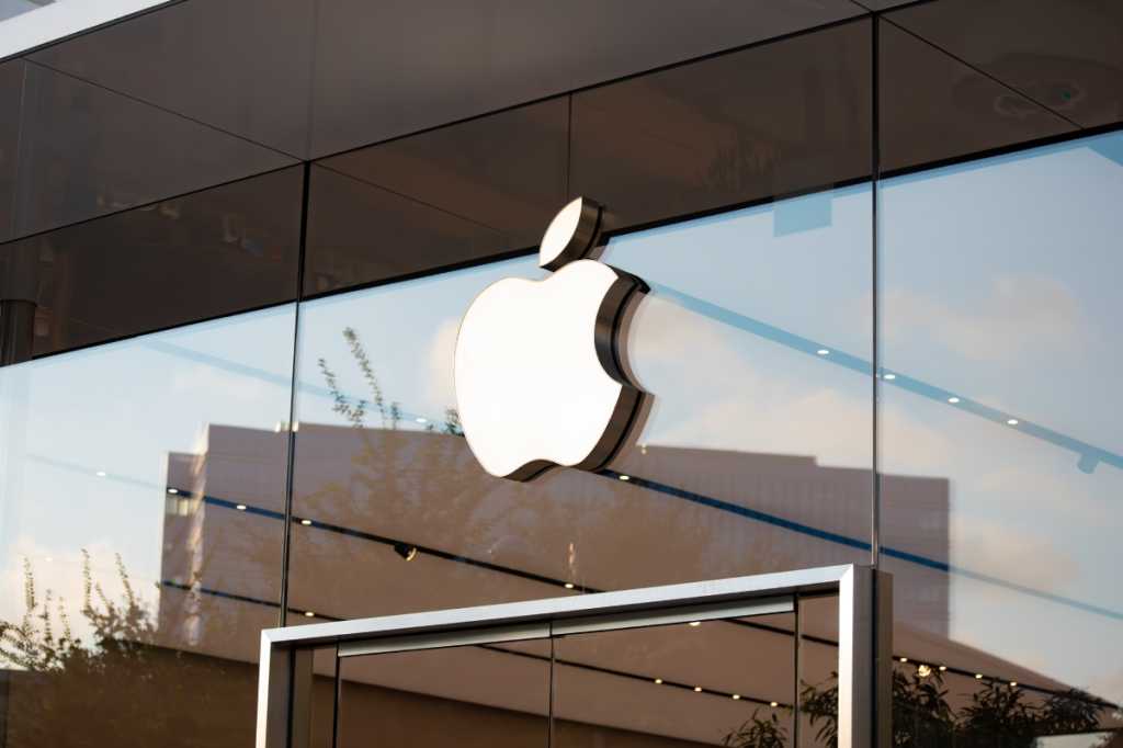 Apple, Vision Pro lansmanının arifesinde yıldan yıla küçük bir gelir artışı elde etti