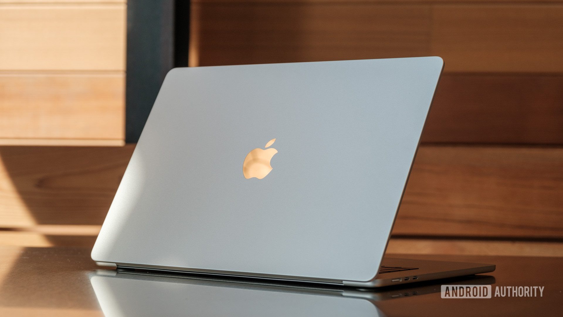 Apple, MacBook Air’i M3 ve çift harici ekran desteğiyle yeniliyor ancak bir sorun var