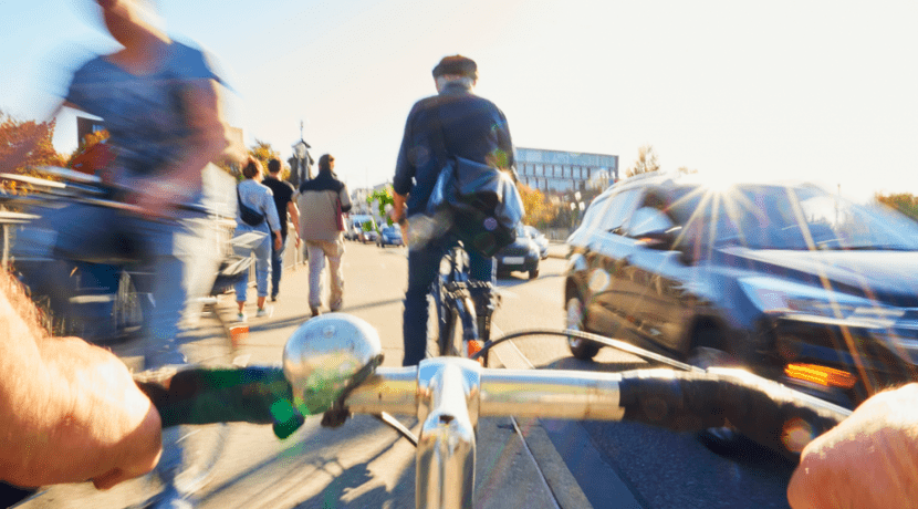 Bisikletler, e-bisikletler ve kargo bisikletleri yayaları tehlikeye atıyor